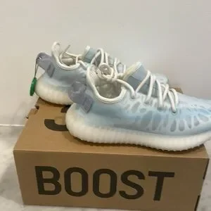 Yeezy Boost 350 V2 MonIce style GW2859